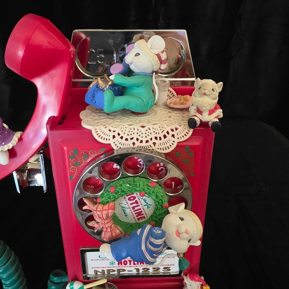VTG Enesco Calling 2-Collect Deluxe Action Musical Santa Hotline Phone Boxed